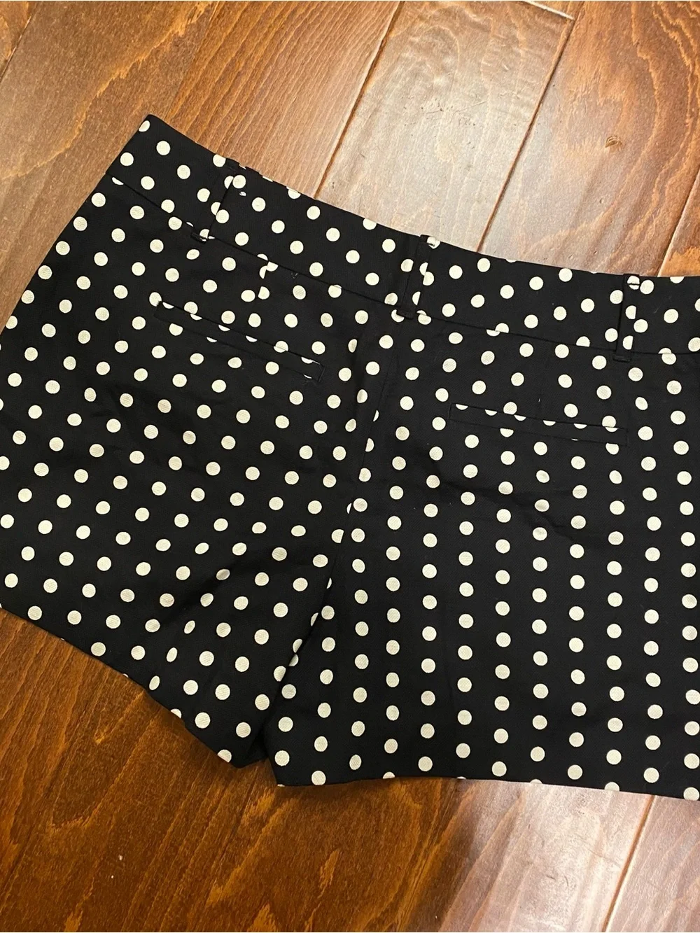 NWT LOFT Black White Polka Dot Tailored Shorts Size 12 High Rise - Picture 3 of 9
